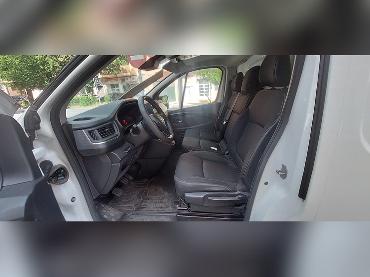 Renault Trafic 2.0 130CV foto 3
